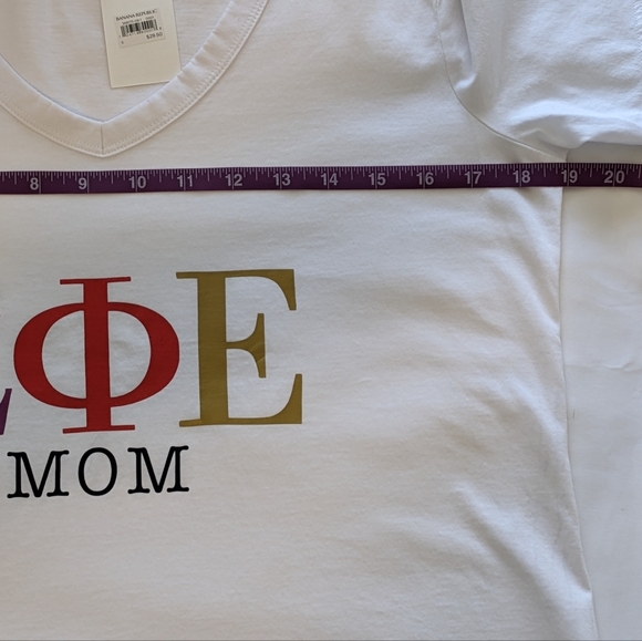 Banana Republic Sigma Phi Epsilon MOM White V-neck T-shirt, Small, NWT - Picture 7 of 10